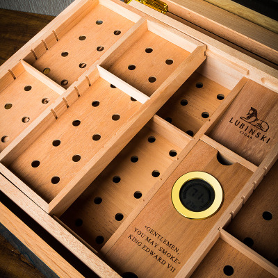 How to use the humidor?